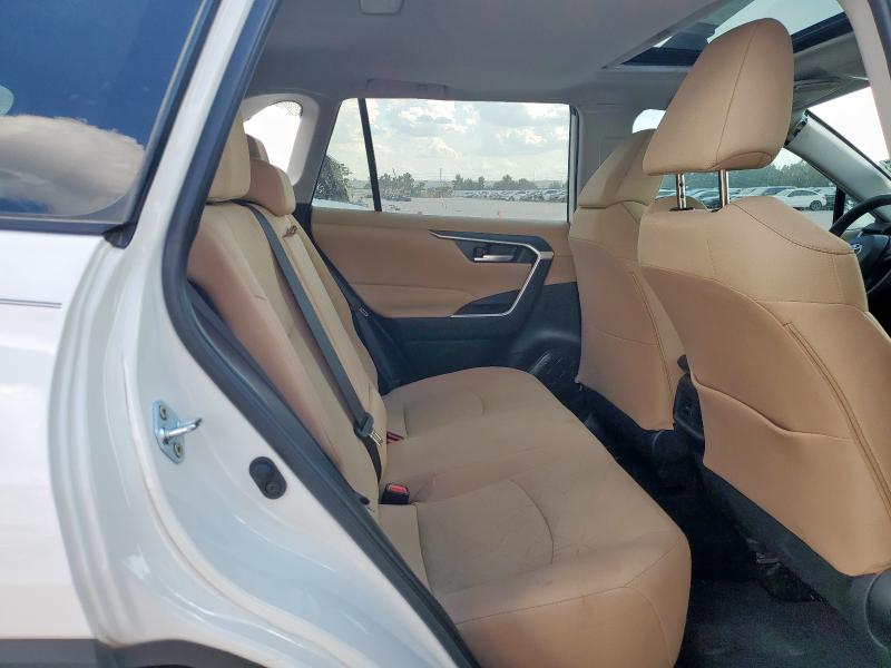 2T3W1RFVXSC309697 - 2025 TOYOTA RAV4 XLE WHITE photo 11