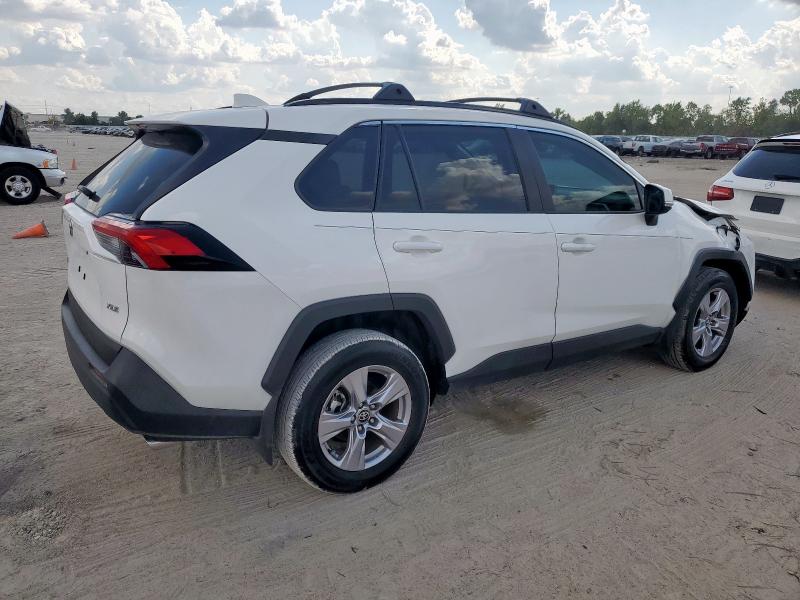 2T3W1RFVXSC309697 - 2025 TOYOTA RAV4 XLE WHITE photo 3