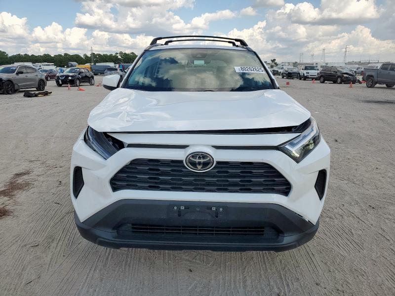 2T3W1RFVXSC309697 - 2025 TOYOTA RAV4 XLE WHITE photo 5