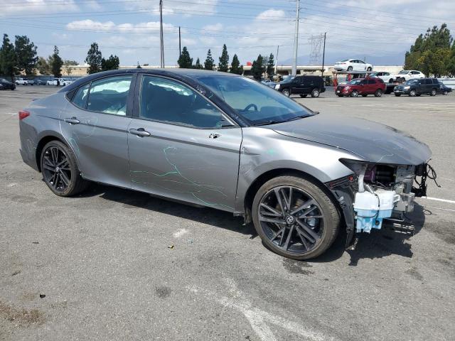 4T1DBADK9SU508472 - 2025 TOYOTA CAMRY XSE 灰色 照片 4