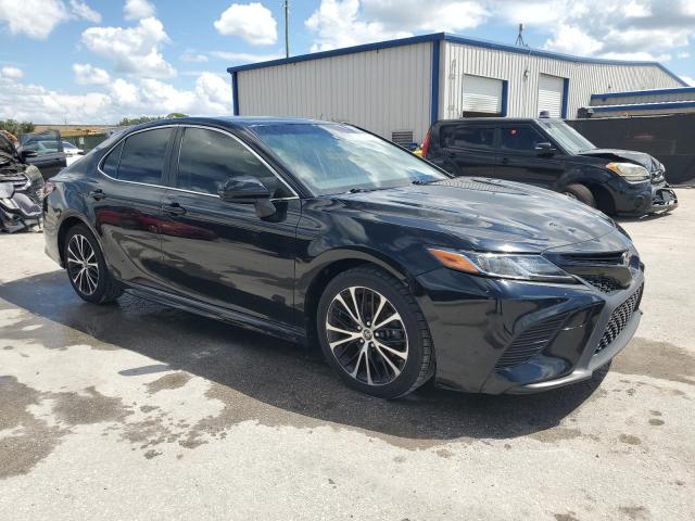 JTNB11HK6J3026342 - 2018 TOYOTA CAMRY L BLACK photo 4