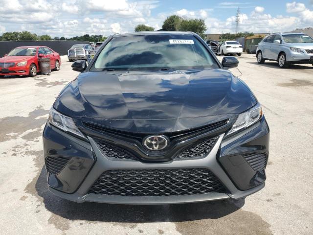 JTNB11HK6J3026342 - 2018 TOYOTA CAMRY L BLACK photo 5