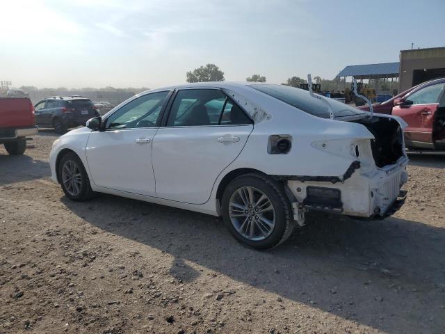 4T1BF1FK3HU713934 - 2017 TOYOTA CAMRY LE 白色 照片 2