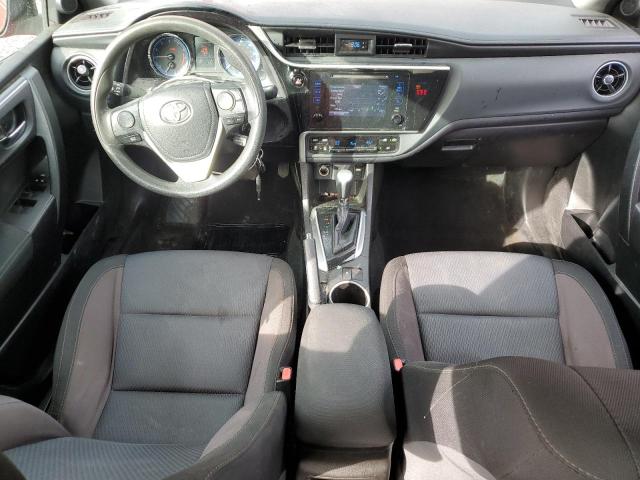 5YFBURHE3JP765566 - 2018 TOYOTA COROLLA L 红色 照片 8