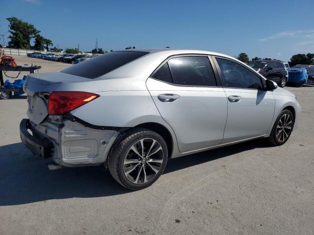 2T1BURHE6HC956795 - 2017 TOYOTA COROLLA L 银色 照片 3