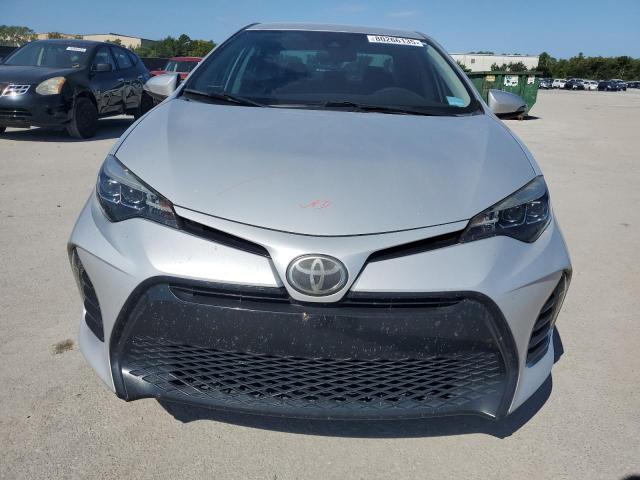 2T1BURHE6HC956795 - 2017 TOYOTA COROLLA L 银色 照片 5