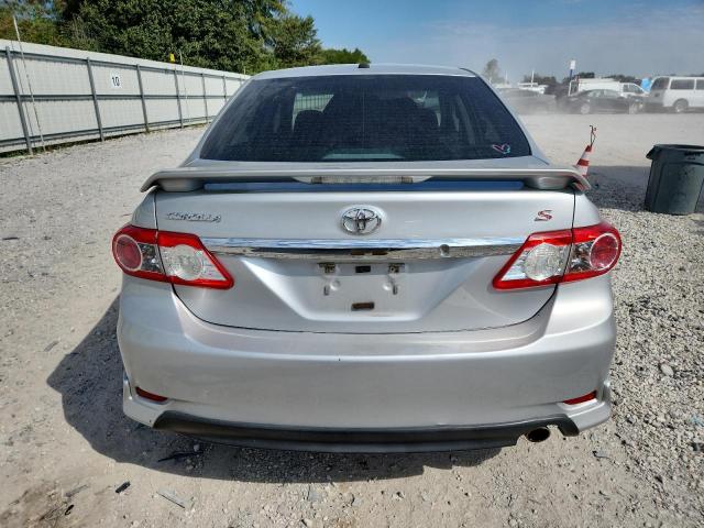 5YFBU4EE2DP106714 - 2013 TOYOTA COROLLA BASE Srebrny zdjęcie 6
