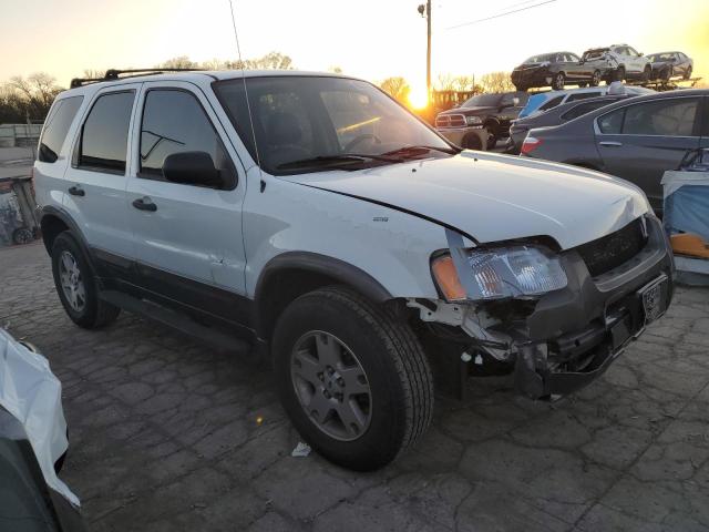 1FMYU03193KC16803 - 2003 FORD ESCAPE XLT WHITE photo 4