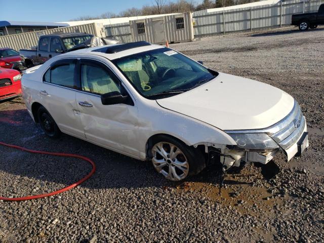 3FAHP0HA4CR121376 - 2012 FORD FUSION SE WHITE photo 4