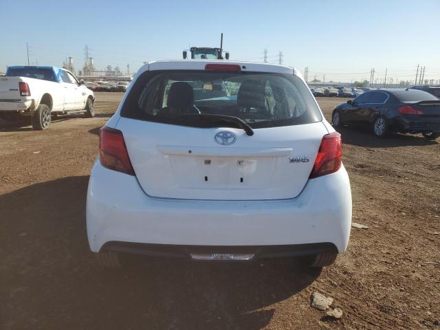 VNKKTUD34FA030902 - 2015 TOYOTA YARIS WHITE photo 6