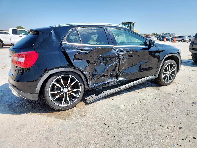 WDCTG4EB9HJ355677 - 2017 MERCEDES-BENZ GLA 250 შავი ფოტო 3