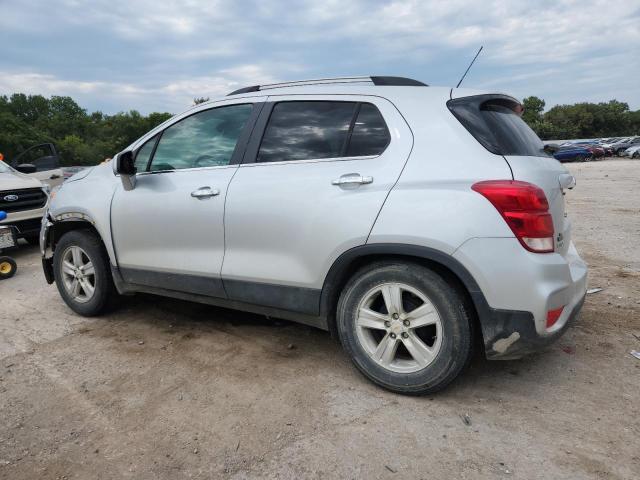 KL7CJLSB9KB955944 - 2019 CHEVROLET TRAX 1LT Srebrny zdjęcie 2