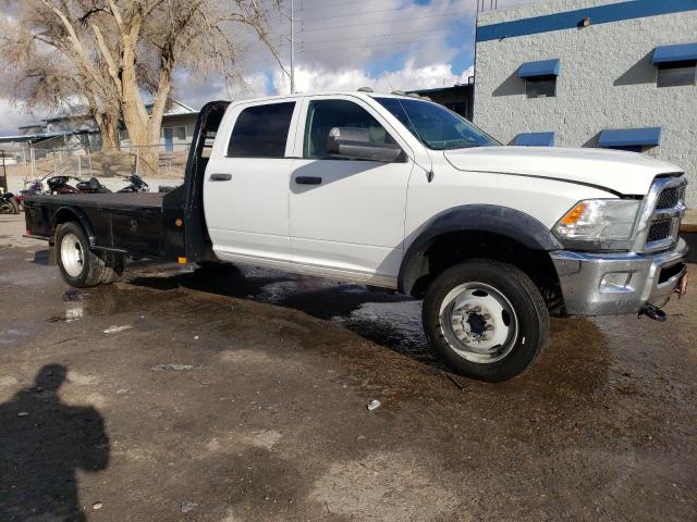 3C7WRNFL9JG371799 - 2018 RAM 5500 WHITE photo 4