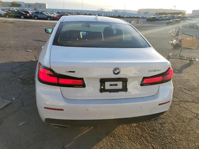 WBA33AG08PCN62993 - 2023 BMW 530XE WHITE photo 6