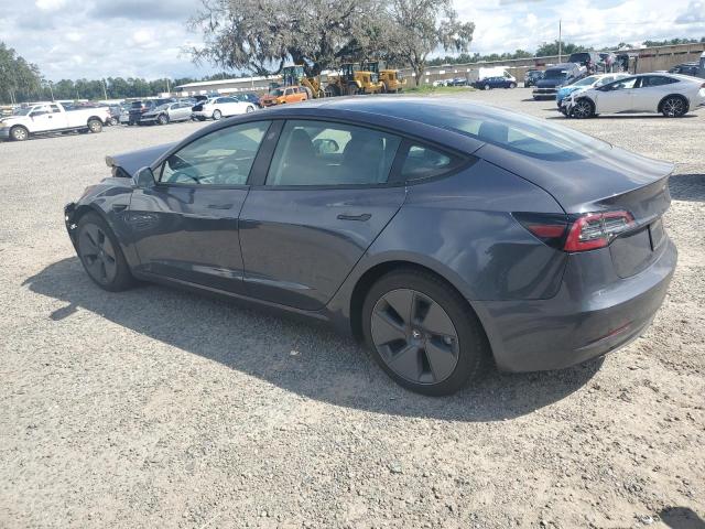 5YJ3E1EB4NF205750 - 2022 TESLA MODEL 3 Сірий фото 2