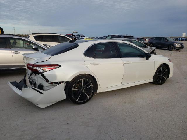 4T1B61HK0KU771407 - 2019 TOYOTA CAMRY XSE WHITE photo 3