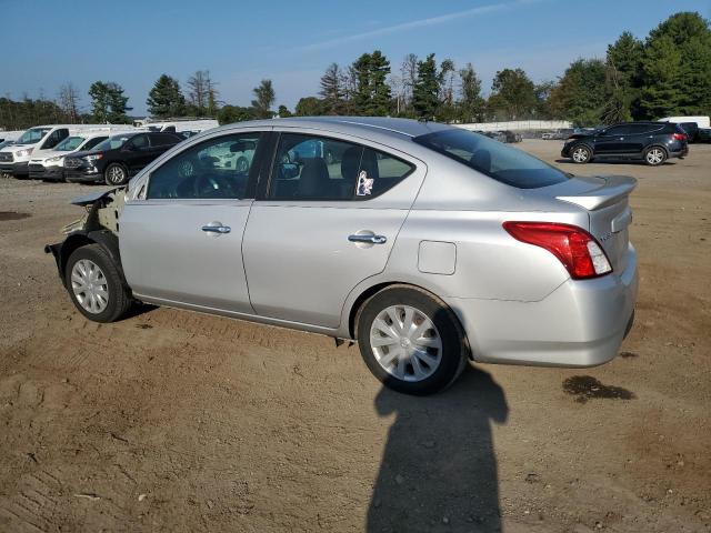 3N1CN7AP4KL859636 - 2019 NISSAN VERSA S Серебристый фото 2