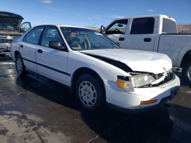 1HGCD5621RA106263 - 1994 HONDA ACCORD DX WHITE photo 4