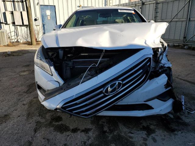 5NPE24AF4GH334071 - 2016 HYUNDAI SONATA SE WHITE photo 5