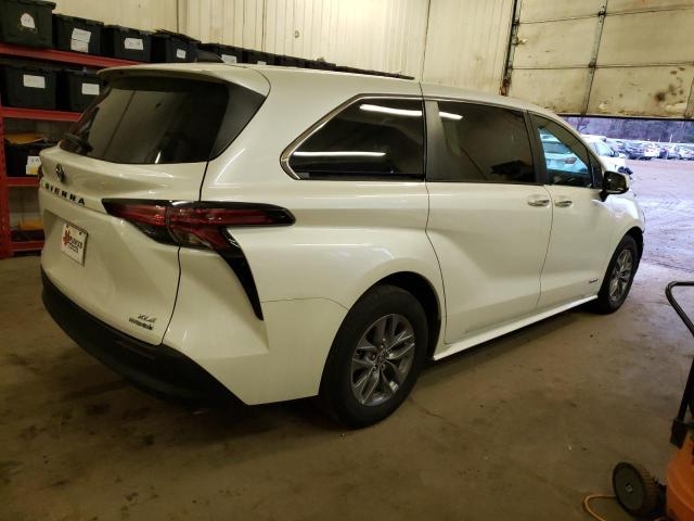 5TDYSKFC9MS022754 - 2021 TOYOTA SIENNA XLE CREAM photo 3