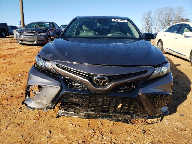 4T1G11AK2PU737068 - 2023 TOYOTA CAMRY SE NIGHT SHADE GRAY photo 5