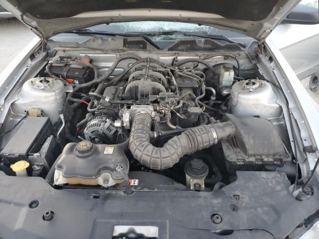 1ZVBP8AN6A5181782 - 2010 FORD MUSTANG SILVER photo 11