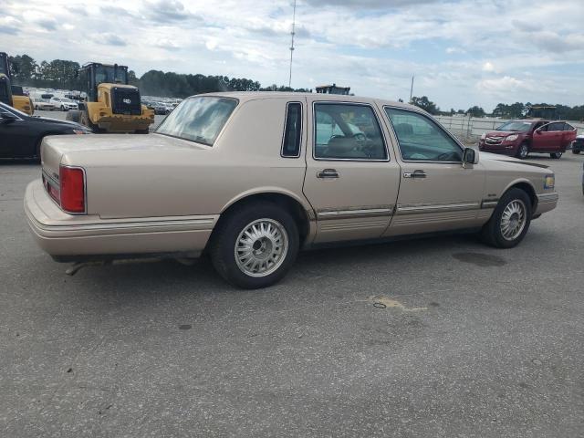 1LNLM82WXVY734571 - 1997 LINCOLN TOWN CAR SIGNATURE GOLD photo 3