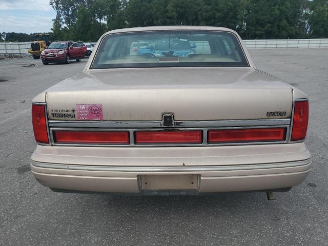 1LNLM82WXVY734571 - 1997 LINCOLN TOWN CAR SIGNATURE GOLD photo 6