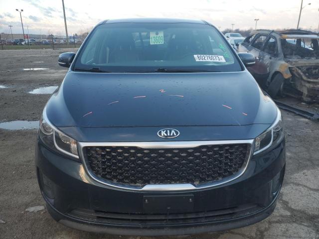 KNDMB5C13H6219864 - 2017 KIA SEDONA LX BLUE photo 5