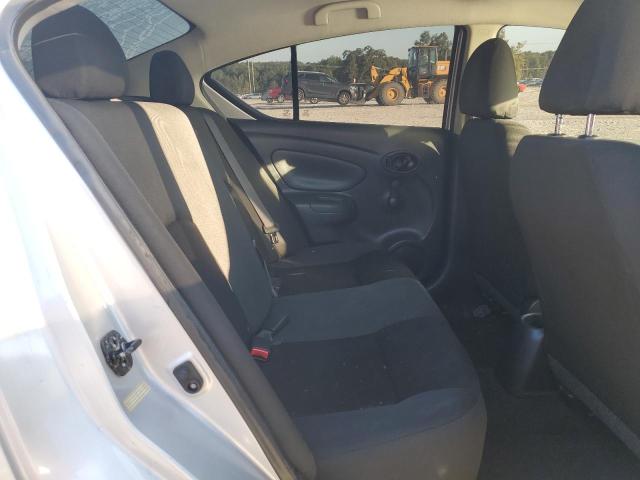 3N1CN7AP3JL864034 - 2018 NISSAN VERSA S ვერცხლისფერი ფოტო 10