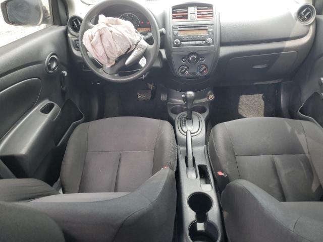 3N1CN7AP3JL864034 - 2018 NISSAN VERSA S ვერცხლისფერი ფოტო 8