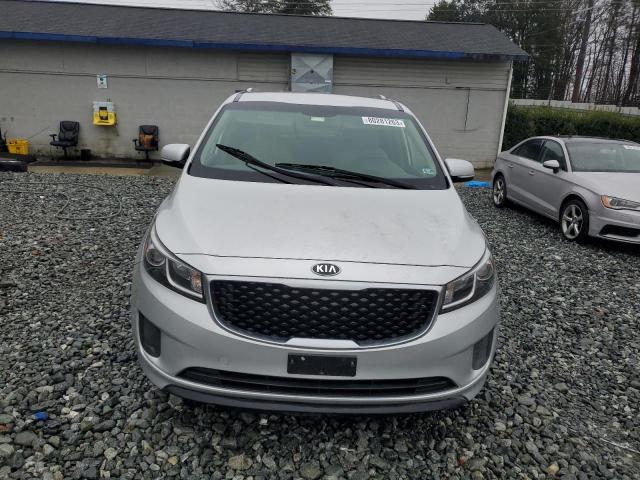 KNDMB5C19G6177859 - 2016 KIA SEDONA LX SILVER photo 5