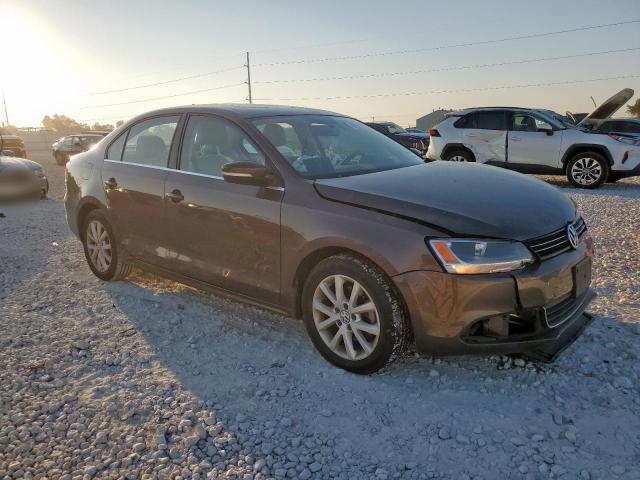 3VWD17AJ6EM355786 - 2014 VOLKSWAGEN JETTA SE BROWN photo 4