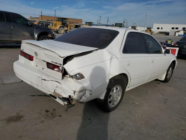 JT2BG22K8X0326551 - 1999 TOYOTA CAMRY LE WHITE photo 3