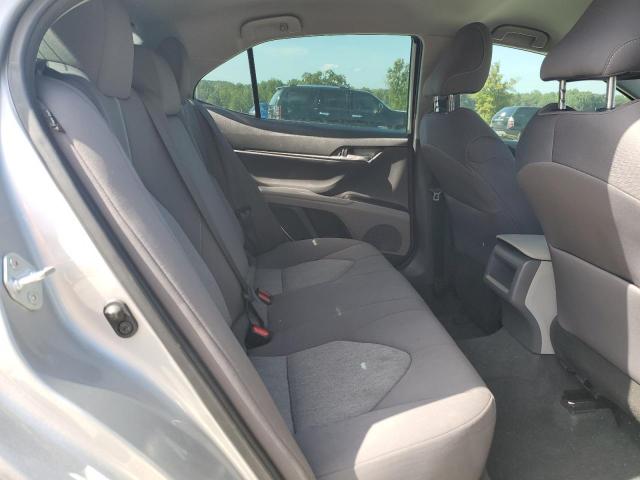 4T1C11AK0NU039425 - 2022 TOYOTA CAMRY LE SILVER photo 10