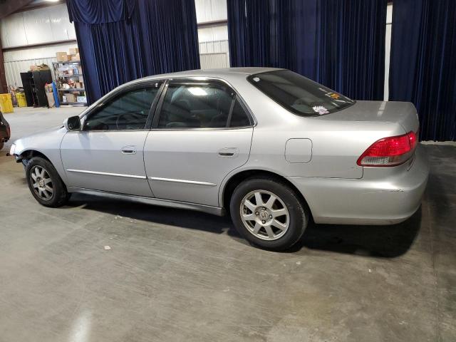 1HGCG567X2A075345 - 2002 HONDA ACCORD SE SILVER photo 2