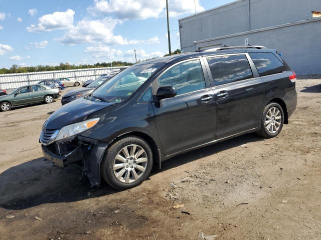 2013 TOYOTA SIENNA XLE, 