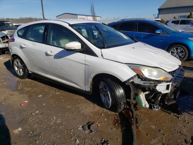 1FADP3K20DL231035 - 2013 FORD FOCUS SE WHITE photo 4