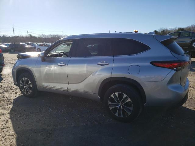 5TDHZRBH3MS145469 - 2021 TOYOTA HIGHLANDER XLE SILVER photo 2