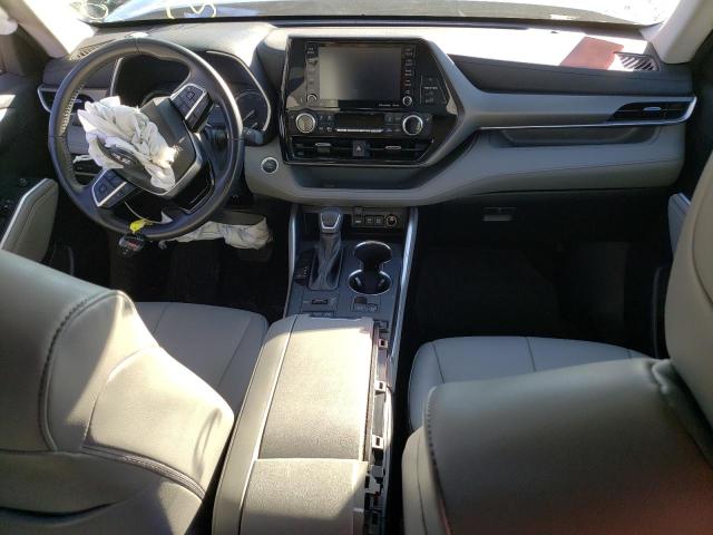 5TDHZRBH3MS145469 - 2021 TOYOTA HIGHLANDER XLE SILVER photo 8