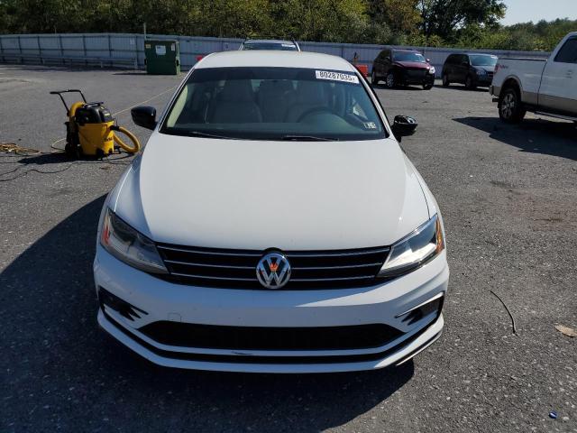 3VWB67AJ6JM222237 - 2018 VOLKSWAGEN JETTA SE 白色 照片 5