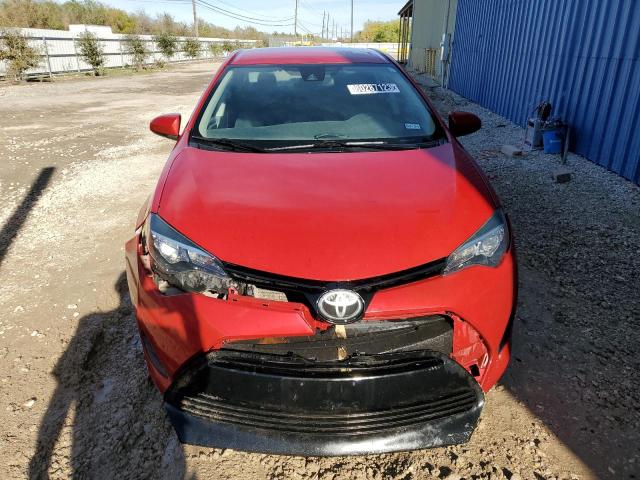 5YFBURHEXHP727536 - 2017 TOYOTA COROLLA L RED photo 5