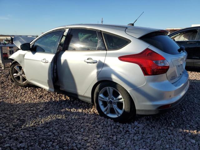 1FADP3K2XEL185733 - 2014 FORD FOCUS SE SILVER photo 2