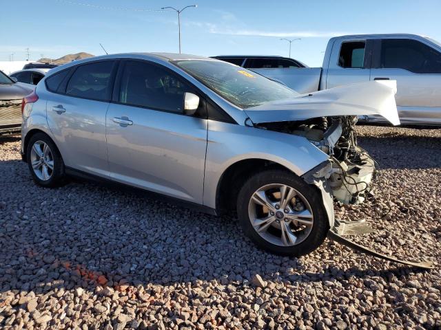 1FADP3K2XEL185733 - 2014 FORD FOCUS SE SILVER photo 4