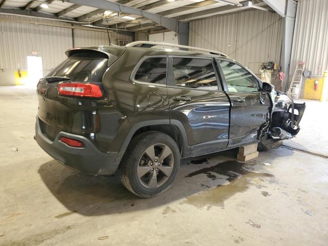 1C4PJMCB0HW515511 - 2017 JEEP CHEROKEE LATITUDE GREEN photo 3