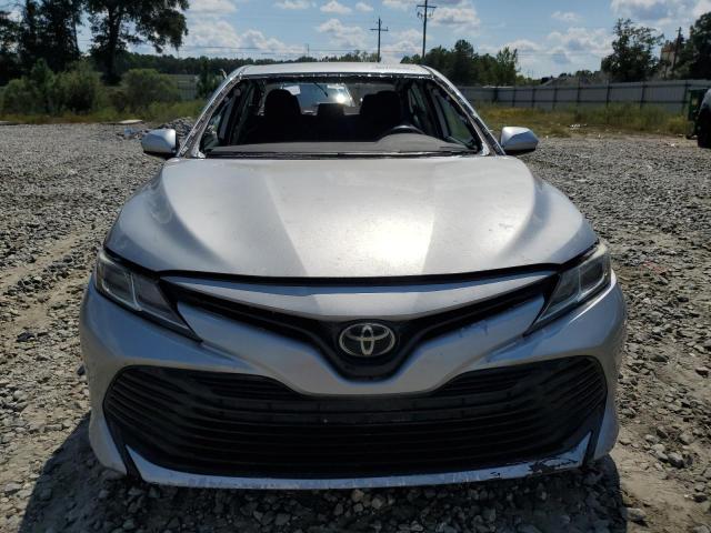 4T1B11HKXKU770053 - 2019 TOYOTA CAMRY L 银色 照片 5