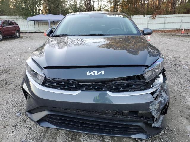 3KPF24AD3PE610408 - 2023 KIA FORTE LX CHARCOAL photo 5