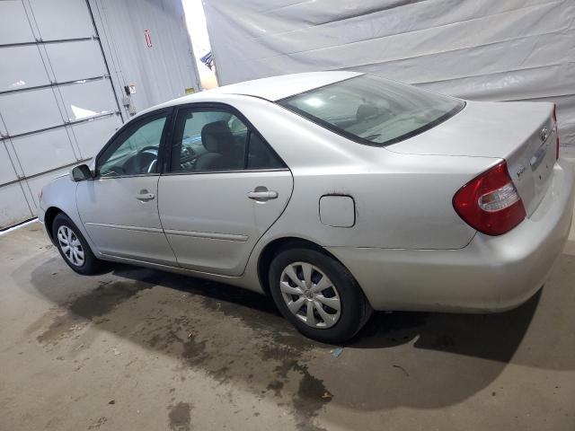 4T1BE32K64U903726 - 2004 TOYOTA CAMRY LE SILVER photo 2
