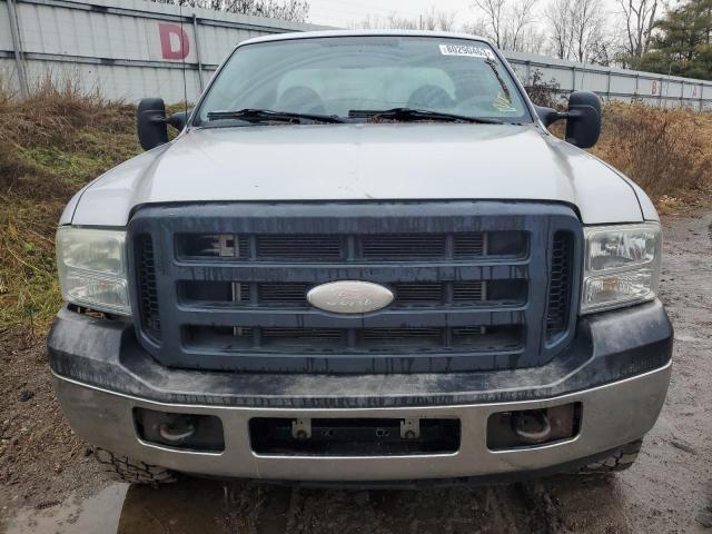 1FTSX21506ED55272 - 2006 FORD F-250 SUPER DUTY SILVER photo 5