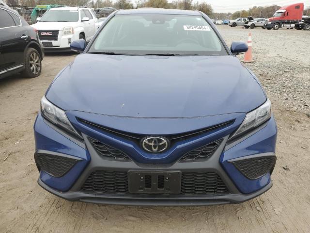 4T1G11AK6RU214493 - 2024 TOYOTA CAMRY SE NIGHT SHADE BLUE photo 5